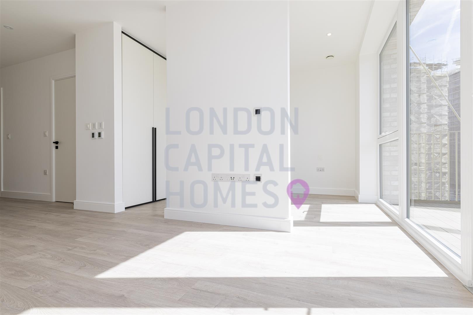 90 Beresford Avenue, London